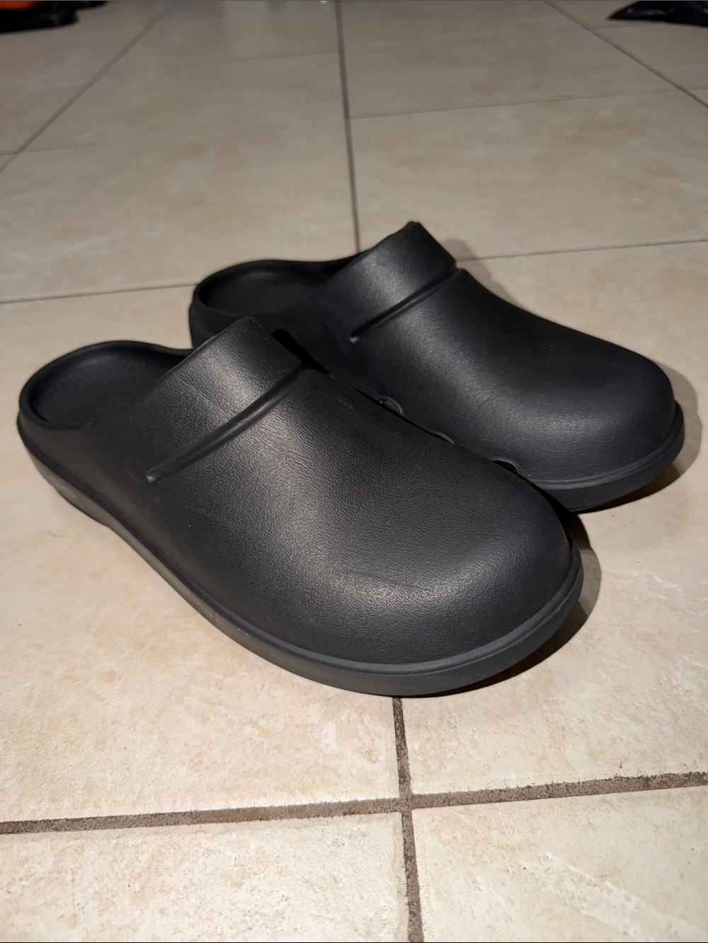 Oofos Women’s Oocloog Black W-10 M-8